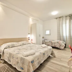 Penzion Venice Pink House, Marghera